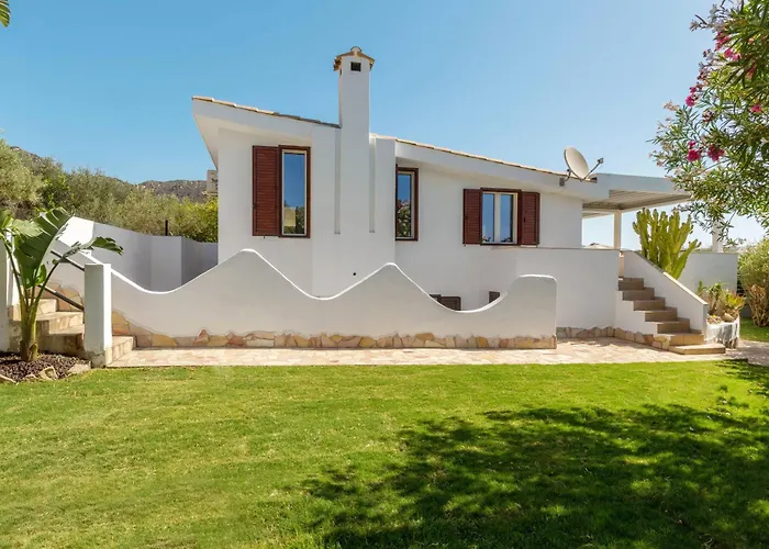 Angelina Con Piscina E Giardino Privato A Pochi Passi Dalla Di Campus Villa Villasimius