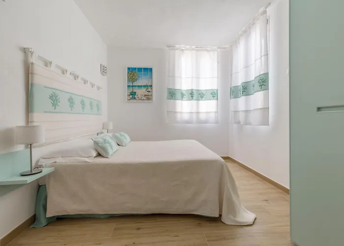 Villa Angelina Con Piscina E Giardino Privato A Pochi Passi Dalla Di Campus Villasimius