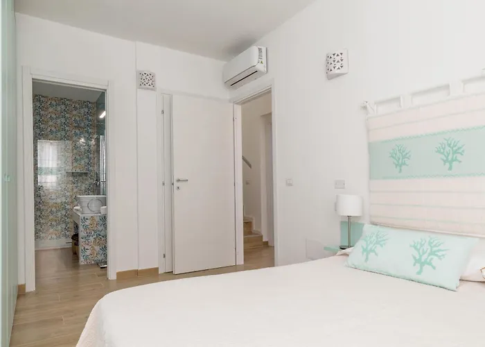 Villa Angelina Con Piscina E Giardino Privato A Pochi Passi Dalla Di Campus Villasimius